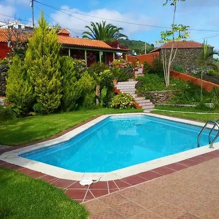 La Casita De *